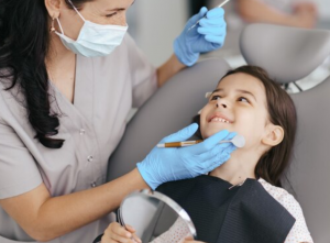 Когда необходимо обращаться к детскому стоматологу?